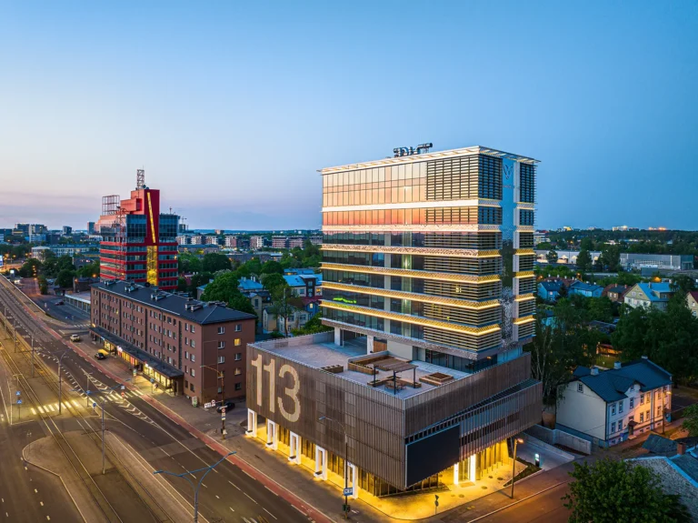 Parmet Pärnu maantee 113 ärihoone fassaad arhitektuurifoto