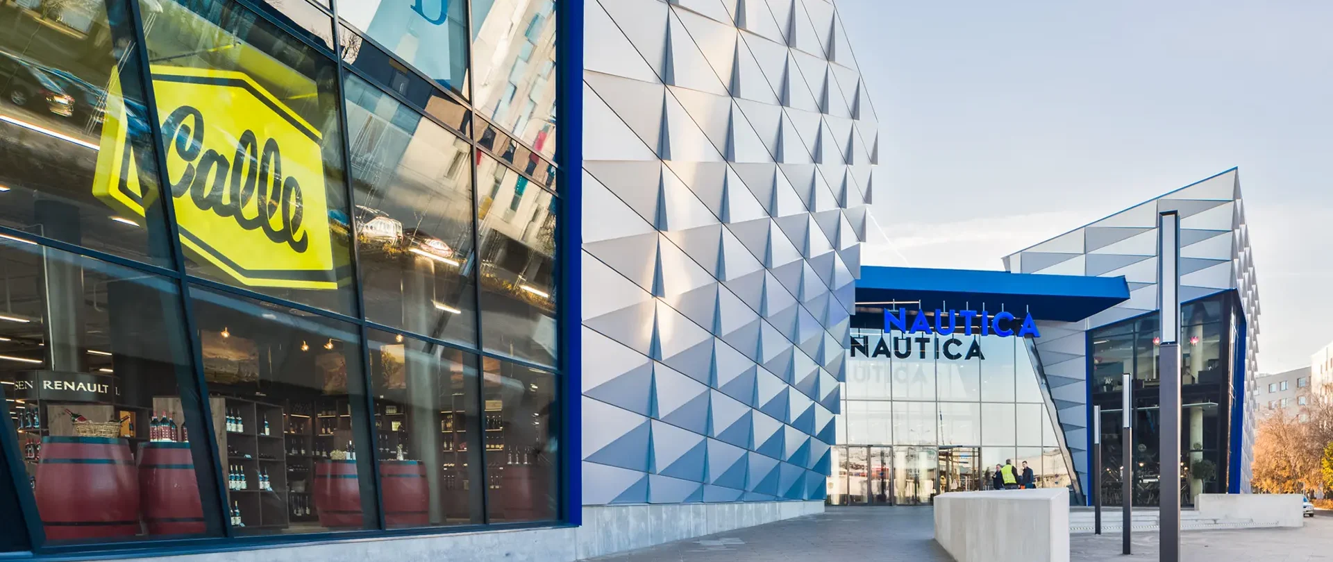 Parmet Nautica kaubanduskeskus fassaad arhitektuurifoto