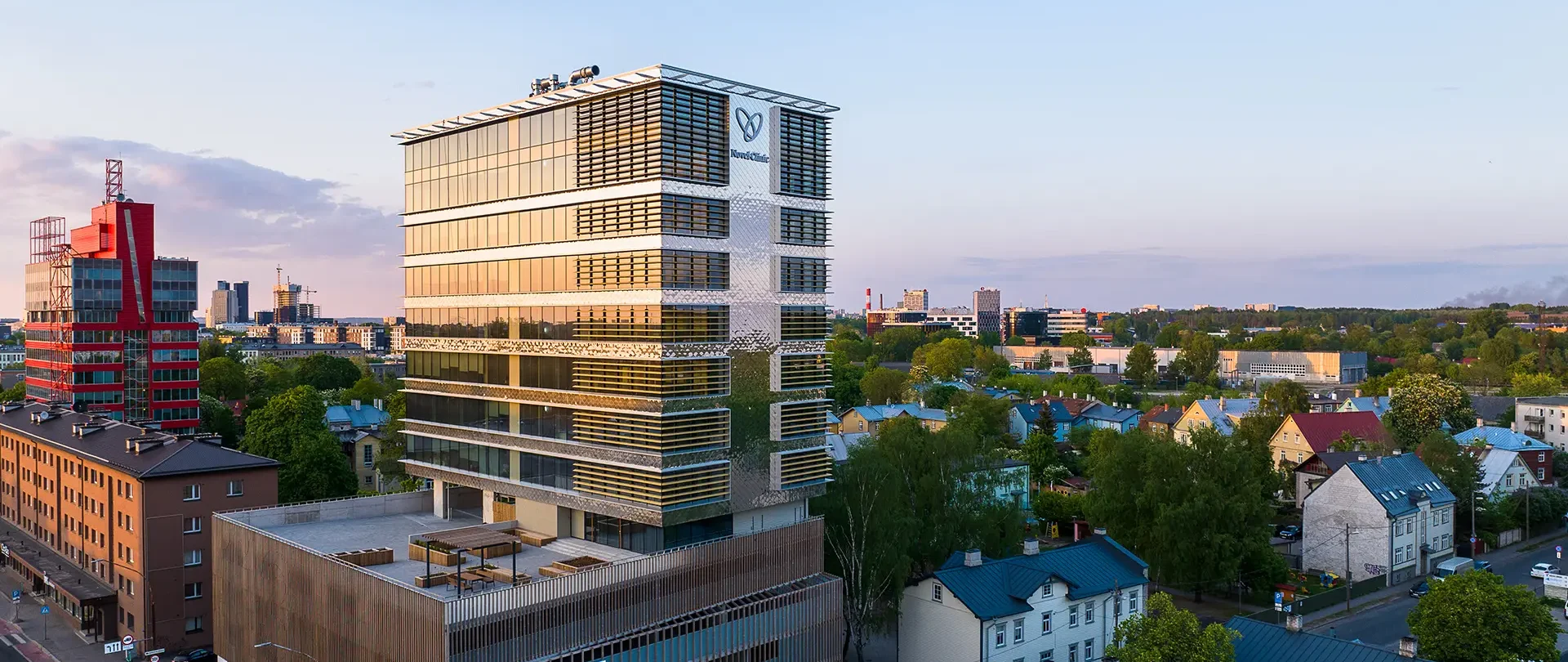 Parmet Pärnu maantee 113 ärihoone fassaad arhitektuurifoto