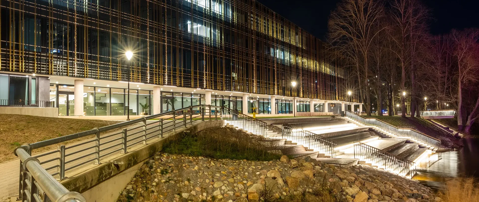 Parmet Tartu Ülikooli Delta hoone fassaad arhitektuurifoto