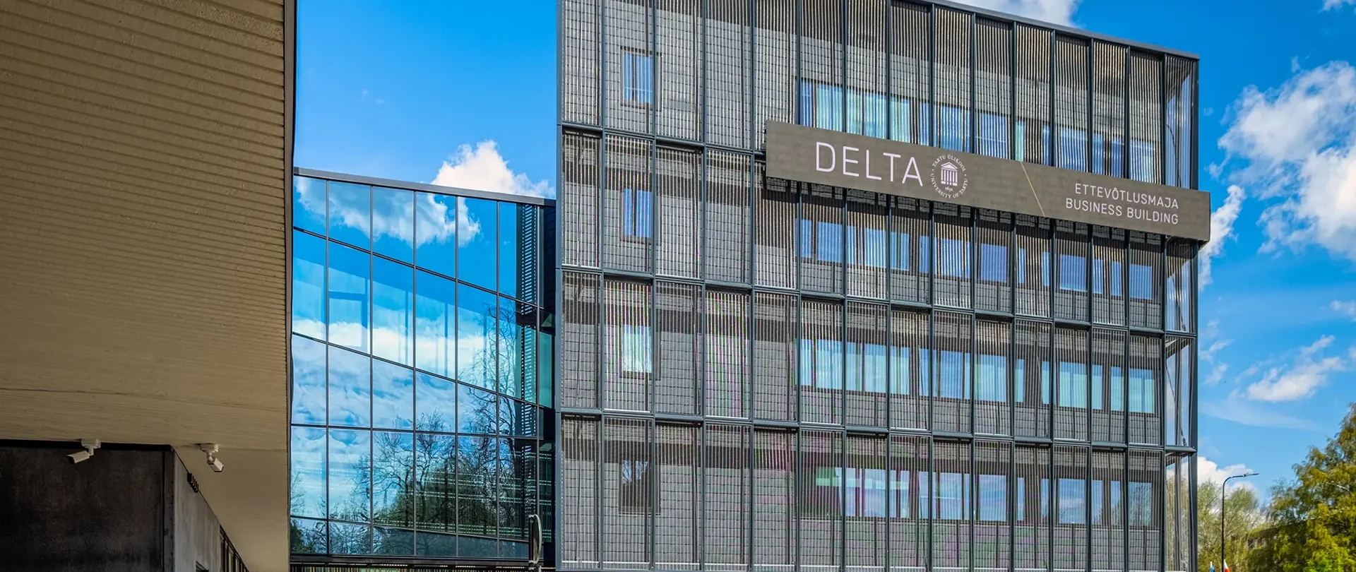 Parmet Tartu Ülikooli Delta hoone fassaad arhitektuurifoto